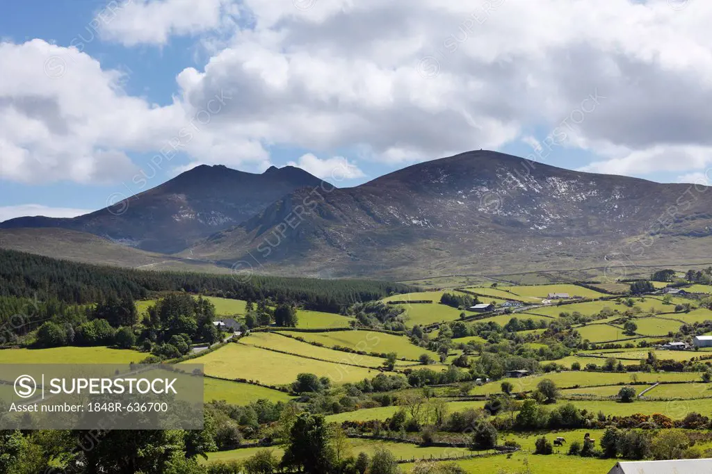 Mourne Mountains and Mt. Slieve Bearnagh, County Down, Northern Ireland, Ireland, Great Britain, Europe