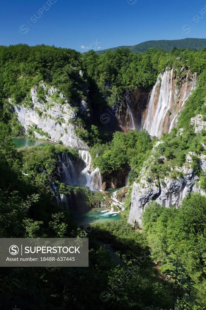 Large Waterfall, Veliki Slap Waterfall, Plitvice Lakes National Park, Croatia, Europe