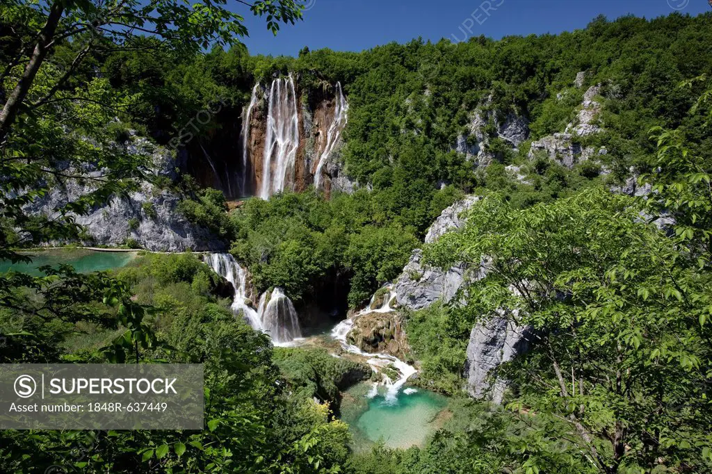 Large Waterfall, Veliki Slap Waterfall, Plitvice Lakes National Park, Croatia, Europe