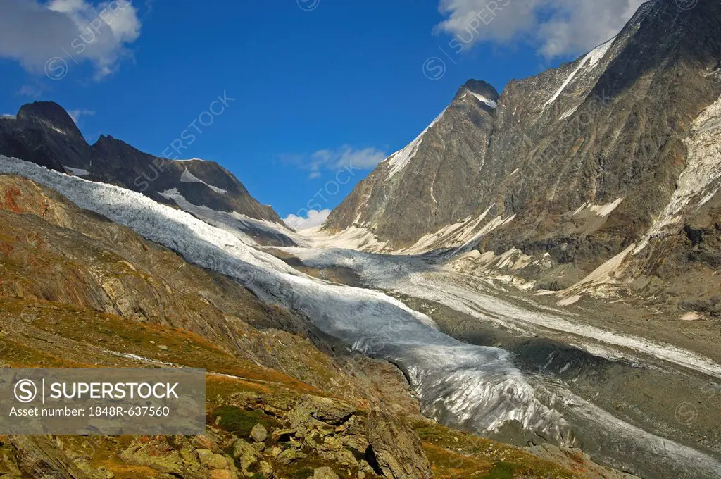 View across the Anen Glacier and the Lang Glacier to the Loetschenluecke mountain pass, Loetschental Valley, Valais, Switzerland, Europe