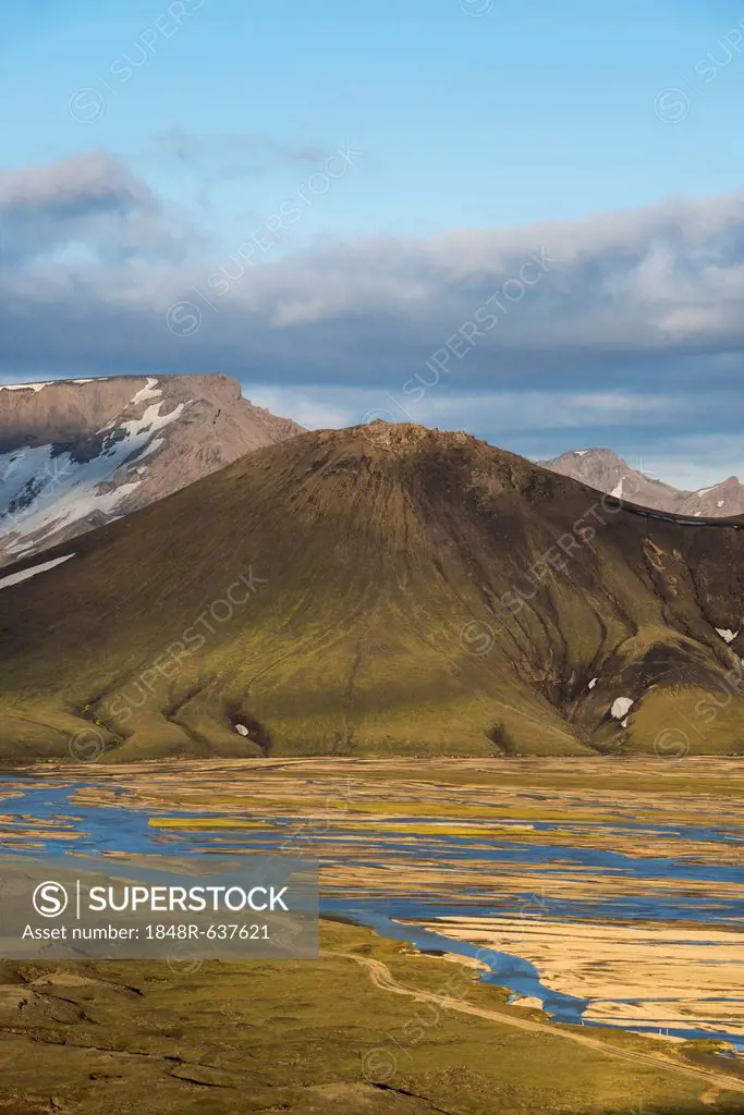 Snow-capped rhyolite mountains, Joekulgilskvísl river, Landmannalaugar Fjallabak Nature Reserve, Highlands, Iceland, Europe