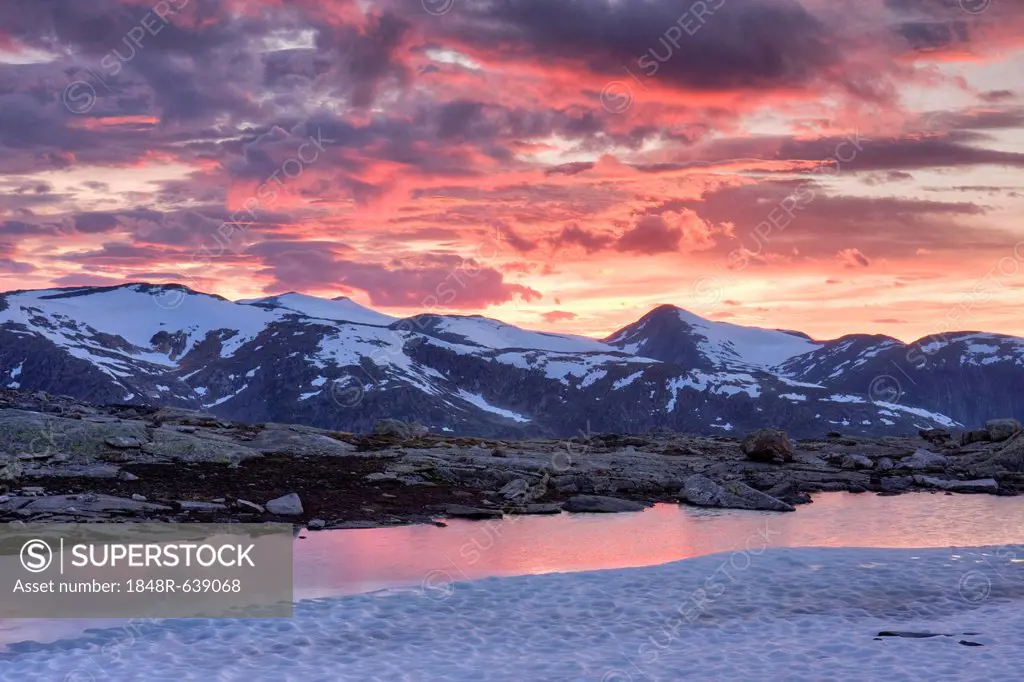 Mountains above Blakkådal, Blakkadal valley, Saltfjellet-Svartisen National Park, Nordland county, Norway, Scandinavia, Europe