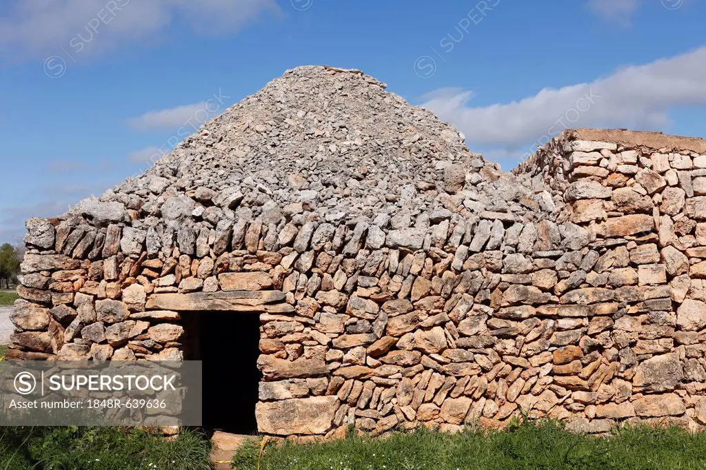 Historical shepherd's hut, Barraca de Cucurull, Mondragó Natural Parc nature park, Santanyi, Majorca, Balearic Islands, Spain, Europe