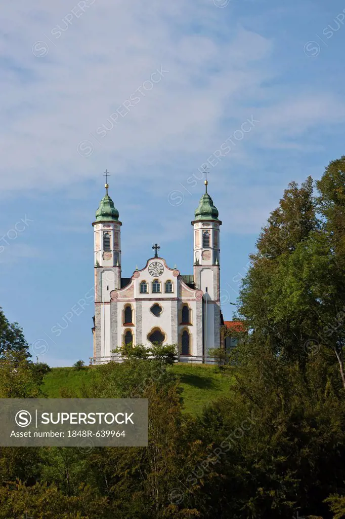 View of Leonhardskapelle chapel and Kirche Heilig Kreuz, Church of the Holy Cross, Kalvarienberg, Bad Toelz, Upper Bavaria, Bavaria, Germany, Europe, ...