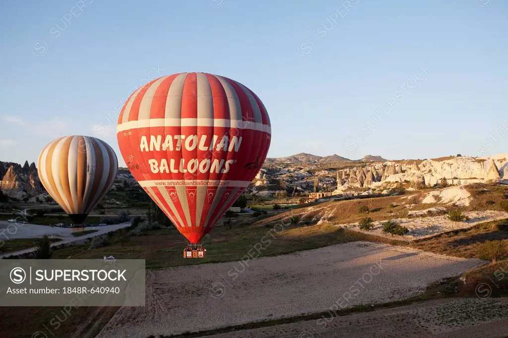 Hot air balloons, balloon ride, Goreme, UNESCO World Heritage Site, Cappadocia, Turkey