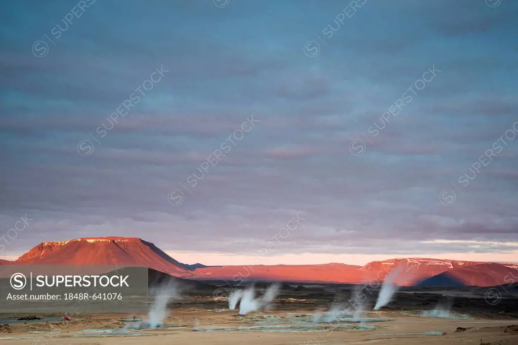 Steaming solfataras, fumaroles, mud pools, sulfur and other minerals, Hveraroend geothermal area, Námafjall mountains, Mývatn area, Norðurland eystra,...