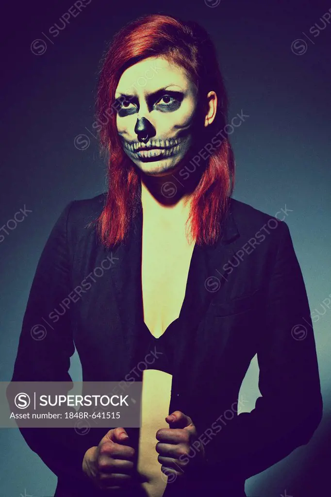 Woman with extreme make-up