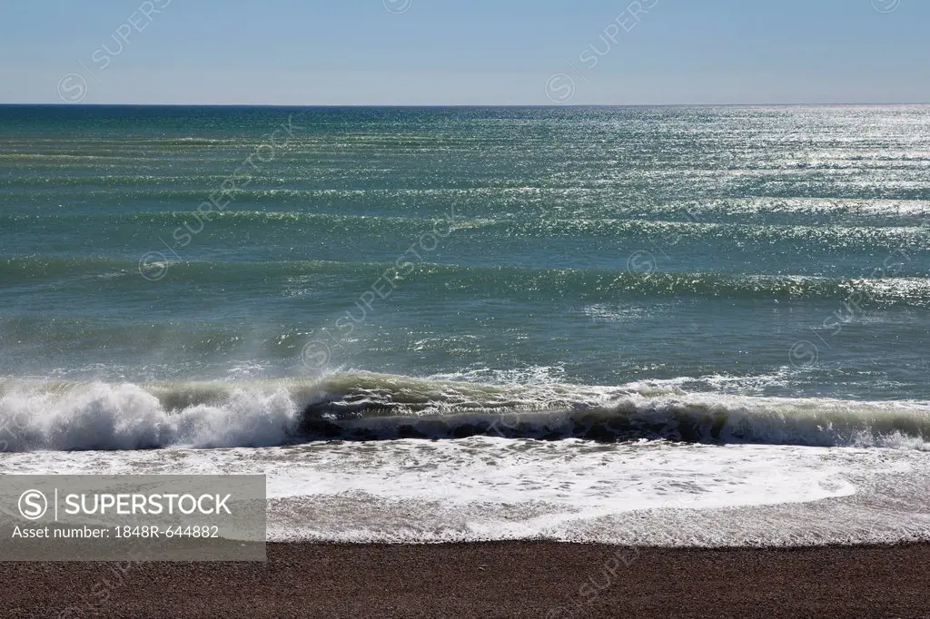 Waves on the Atlantic coast of Argentina, Caleta Olivia, Santa Cruz province, Argentina, South America, America
