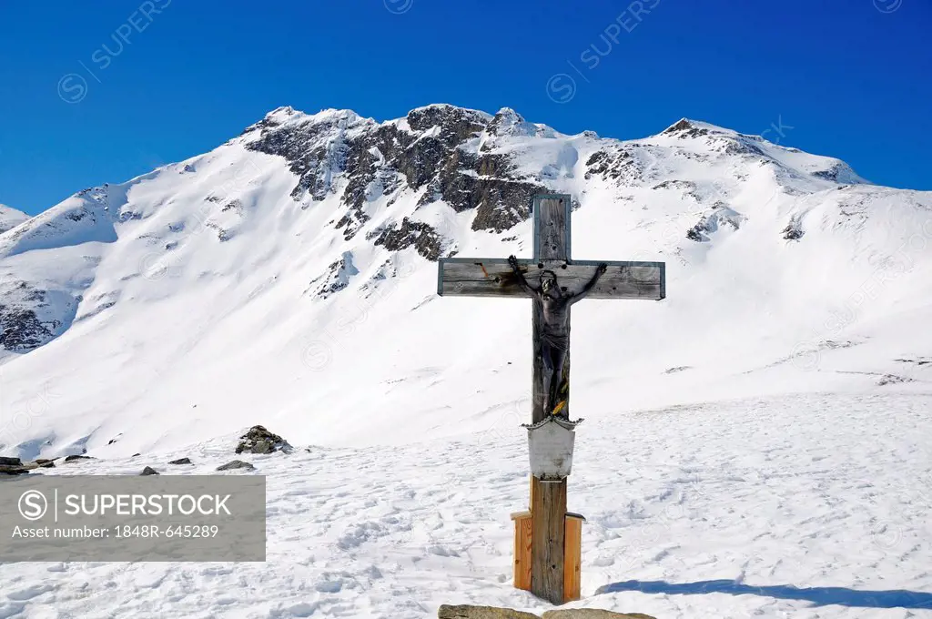 Tauern Cross in Tauern Valley, on the way to Hagener Hut near Mallnitz, Hohe Tauern National Park, Alps, Carinthia, Austria, Europe