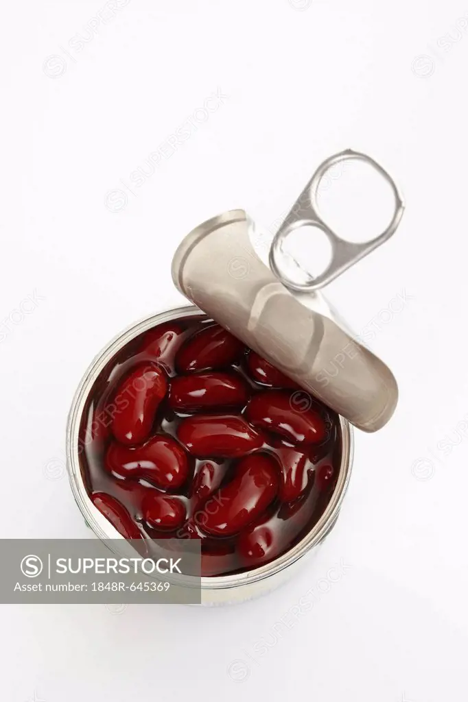 Opened tin of kidney beans