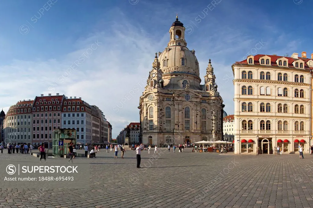 Evening mood in the city center with the Church of Our Lady, Dresden, Saxony, Germany, Europe, PublicGround