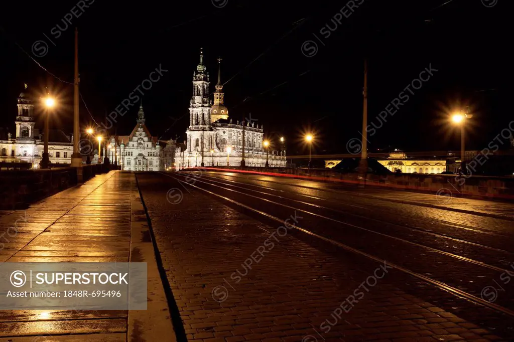 Augustus Bridge with the Church of the Royal Court of Saxony, Hofkirche, night scene, Dresden, Saxony, Germany, Europe