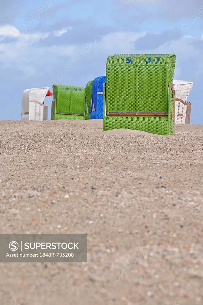 Canopied beach chairs on the North Sea coast, Wyk auf Foehr, Schleswig-Holstein, Germany, Europe