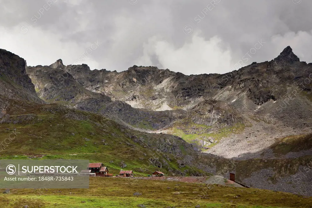Independence Mine, old gold mine in the Talkeetna Mountains, Alaska, USA, North America