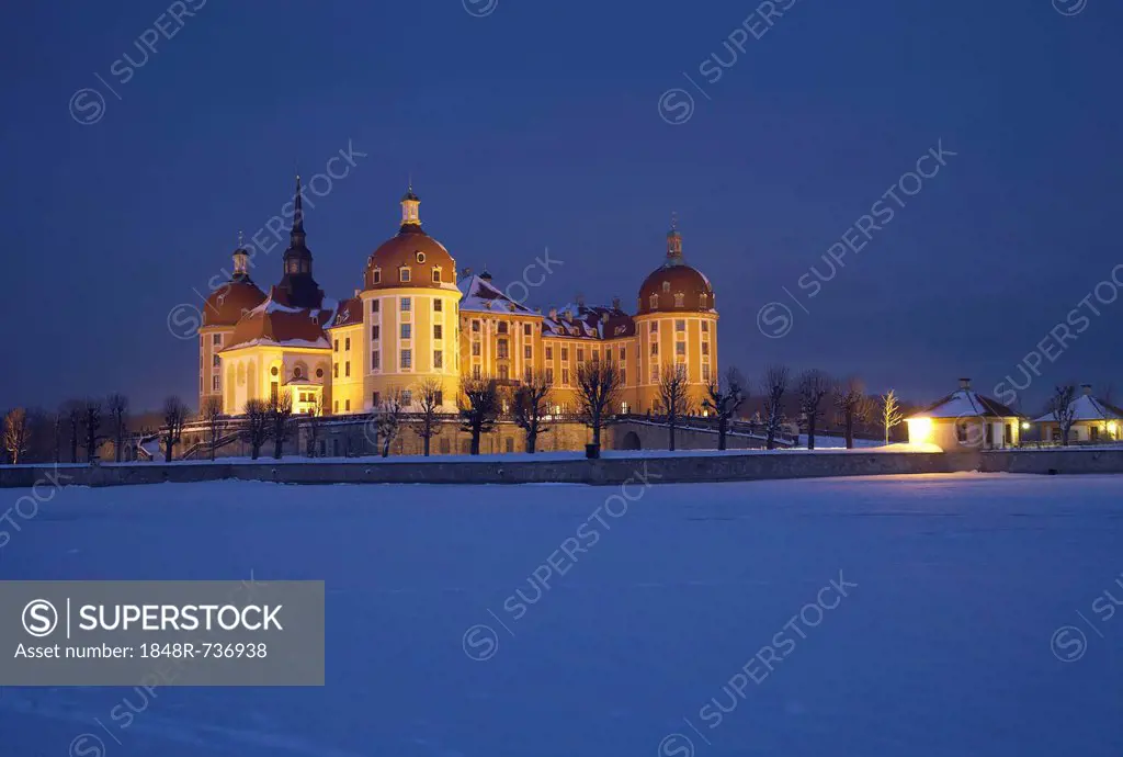 Dusk with snow, Schloss Moritzburg castle, Moritzburg, Saxony, Germany, Europe