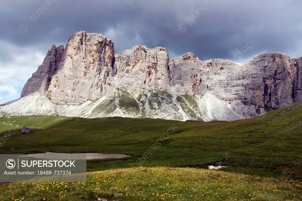 Mount Ponta Lastoi de Formin, 2657 m, Dolomites, Alto Adige, South Tirol, Alps, Italy, Europe
