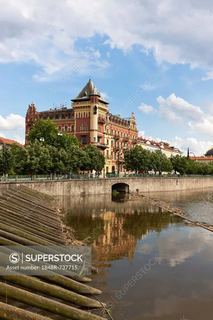 View across Vltava River on the historic town, UNESCO World Cultural Heritage Site, Prague, Czech Republic, Europe