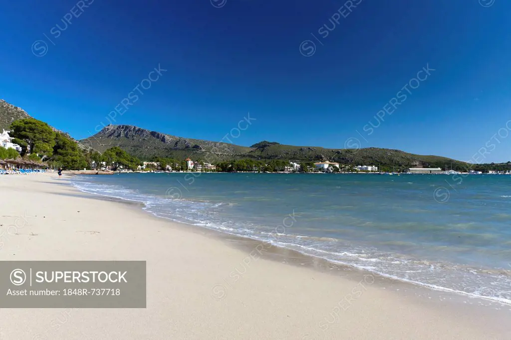 The sandy beach Platja de Llenaire in Puerto Pollensa, Majorca, Balearic Islands, Spain, Europe
