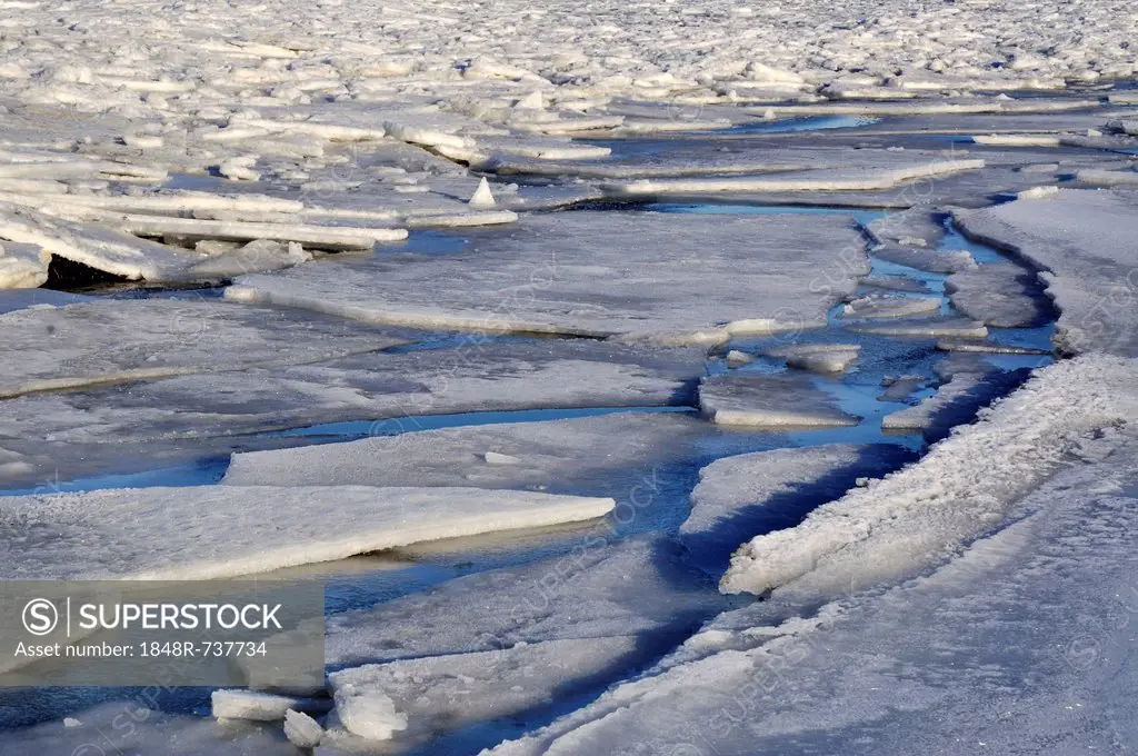Ice floes on the Baltic Sea off Stein, Probstei, Ploen district, Schleswig-Holstein, Germany, Europe