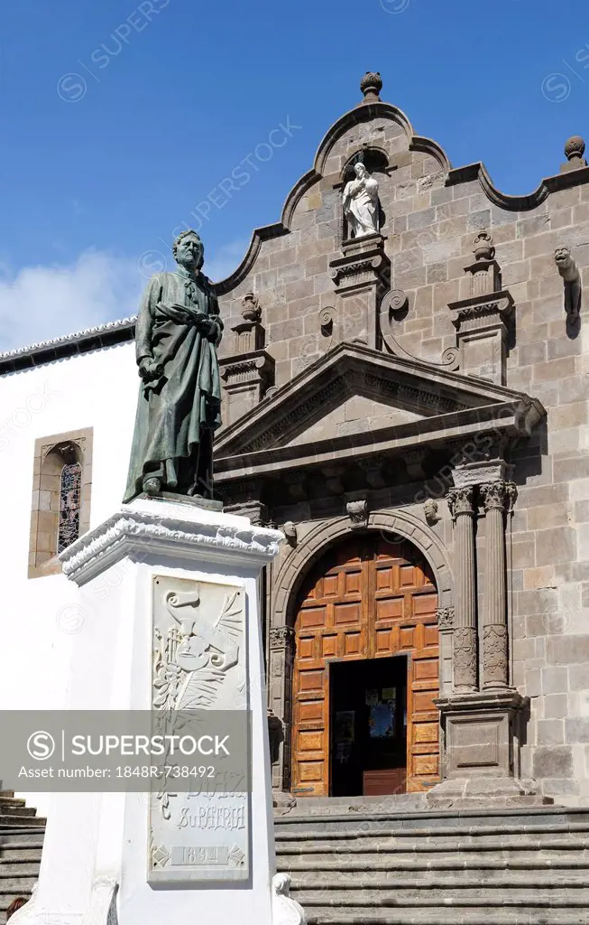 Church of El Salvador in Plaza España with statue of Manuel Díaz, Santa Cruz de la Palma, capital of La Palma, Canary Islands, Spain, Europe, PublicGr...