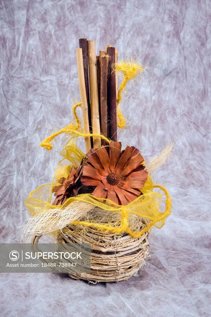 Arrangement with dried flowers