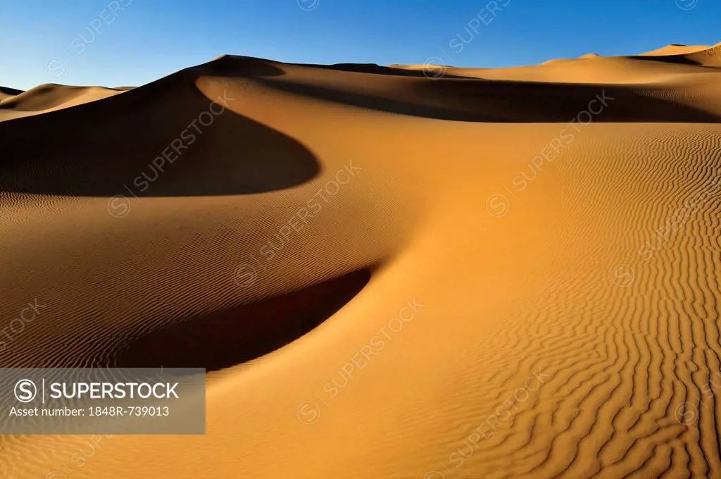 Small erg or sand dunes near Tehenadou, Adrar n'Ahnet, Algeria, Sahara, North Africa