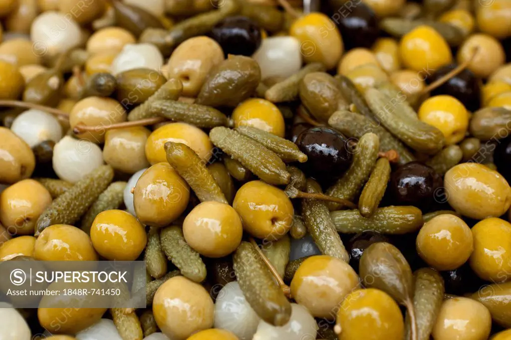 Green and black olives, pickles, onions, weekly market, Majorca, Spain, Europe