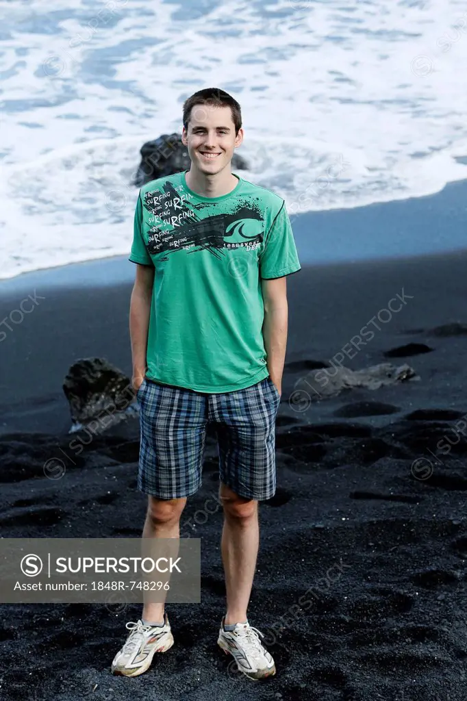 Tourist by the sea, Hawaii, USA