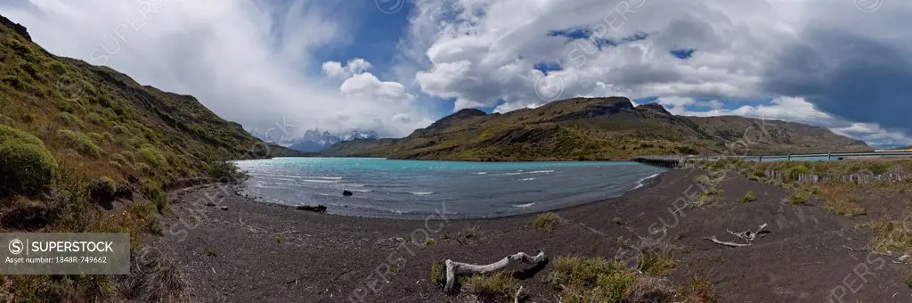 Panoramic view of Lago Nordenskjöld, Lake Nordenskjöld, in front of the mountains Cuernos del Paine in the Torres del Paine National Park, Magallanes ...