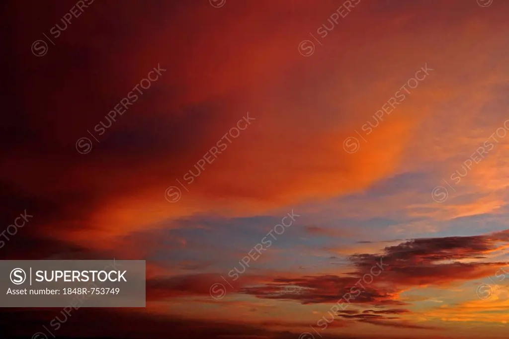 Sunset, painted sky, evening mood, Upper Swabia, Baden-Wuerttemberg, Germany, Europe