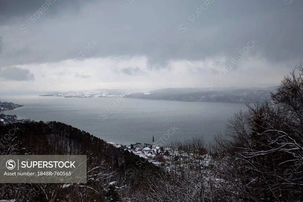 View over Lake Constance in winter, Lake Constanz, Sipplingen, Baden-Württemberg, Germany