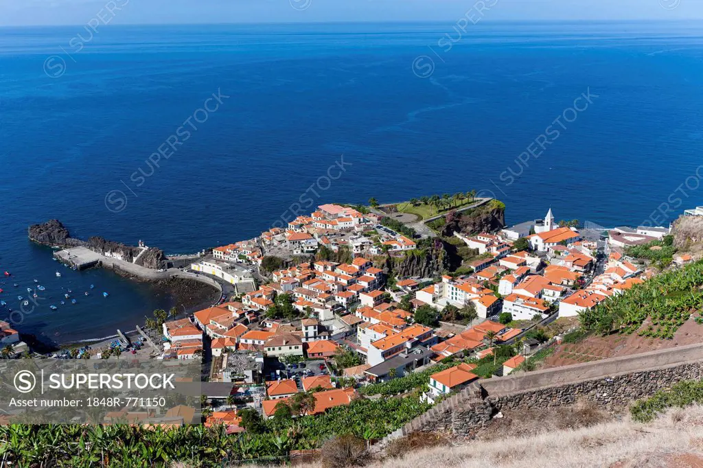 Townscape of Porto de Cmara de Lobos, Funchal, Porto de Camara de Lobos, Ilha da Madeira, Portugal
