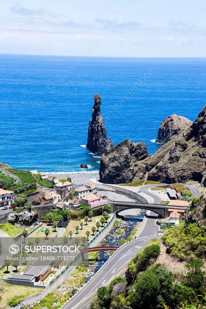 Ilheus da Rib rock formations on the cliff coast of Ribeira da Janela, Lanceiros, Ribeira da Janela, Madeira, Portugal