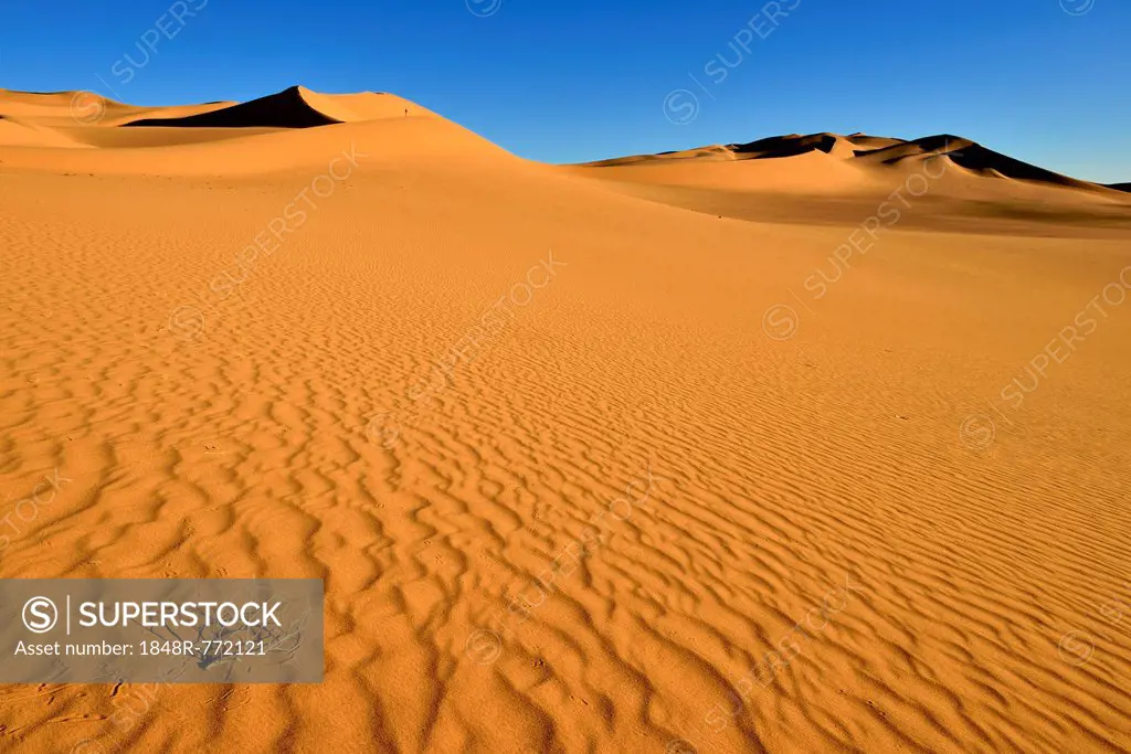 Sand dunes in the Sahara desert, Immidir, Mouydir, Erg Takaraft, Tamanrasset Province, Algeria