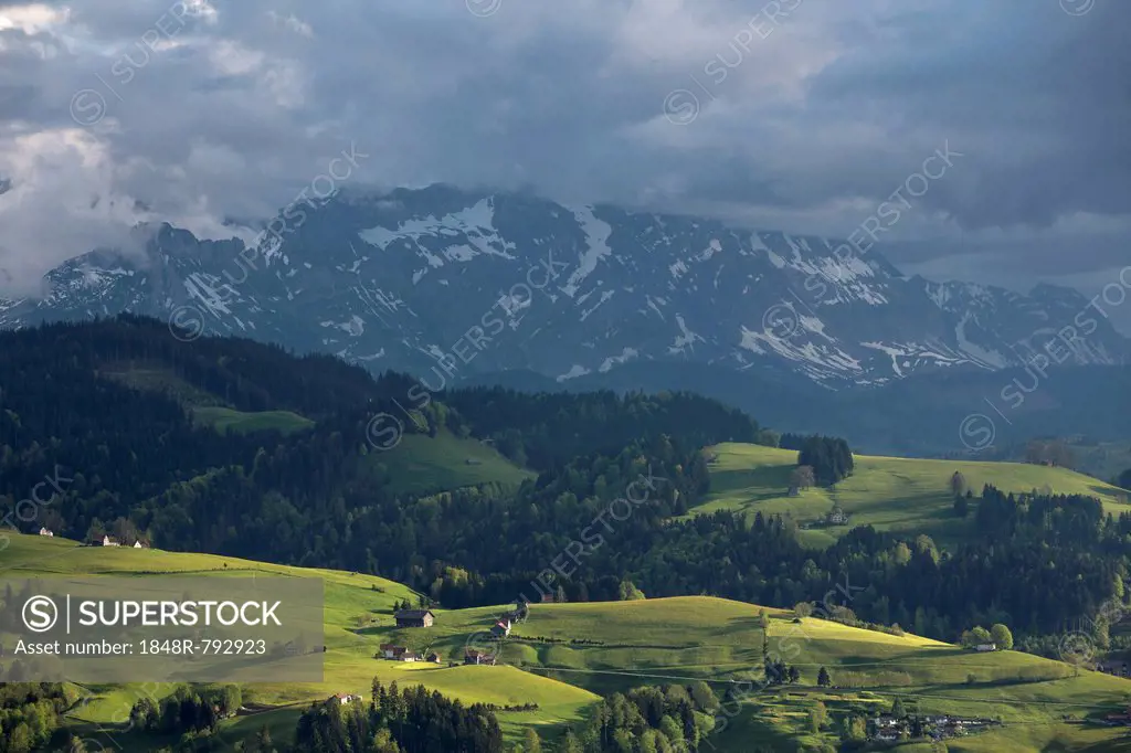 Mt Kaien shrouded in clouds, Rehetobel, Kanton Appenzell Ausserrhoden, Schweiz, Appenzeller Vorland, Kanton Appenzell Ausserrhoden, Switzerland