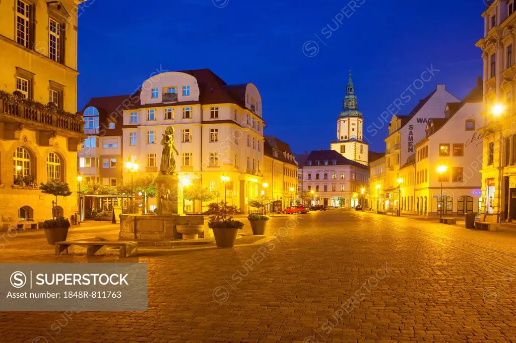Obermarkt market square with St. Nikolai Church, at left Town Hall and Maegdebrunnen fountain, Döbeln, Saxony, Germany