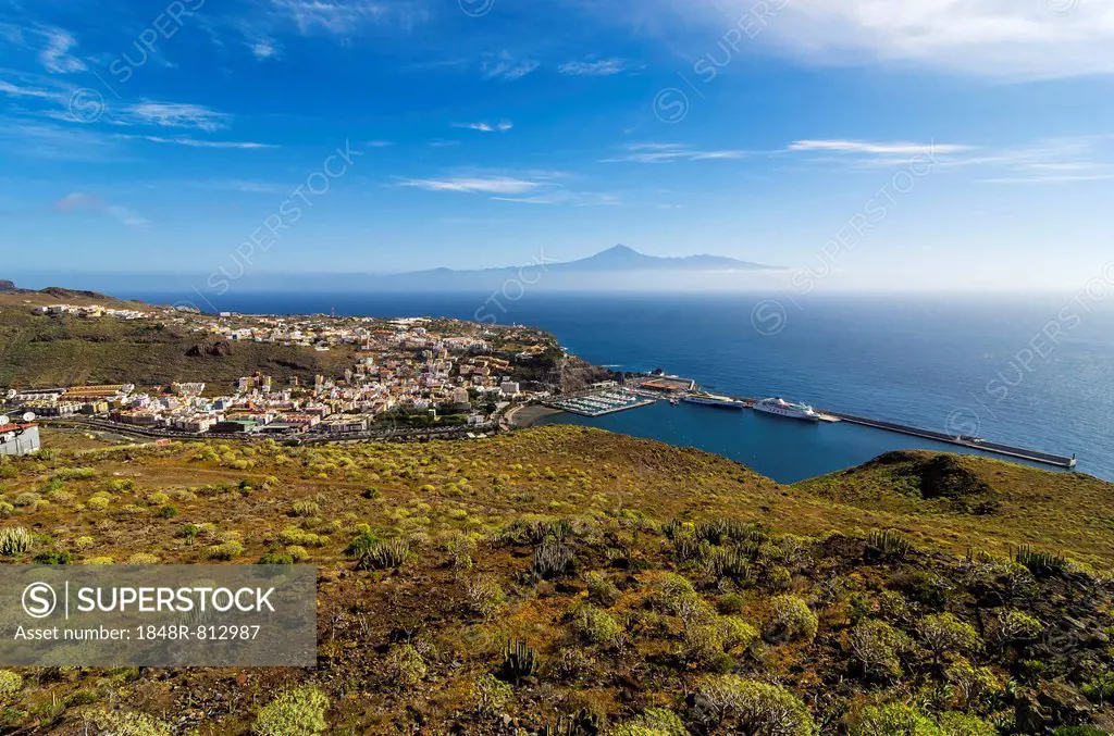 Town of San Sebastian, Mount Teide or Pico del Teide at back, San Sebastián de la Gomera, La Gomera, Canary Islands, Spain