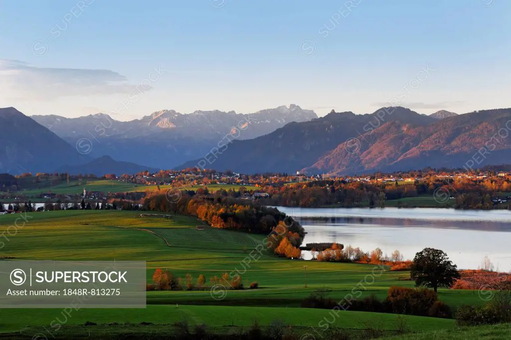 Autumn morning in the foothills of the Alps, view from Mt Aidlinger Hoehe across Riegsee Lake, Froschhausen, Murnau and Mt Zugspitze, Aidling, Riegsee...