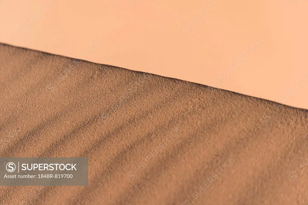 Ridge of a dune, Sossusvlei, Namib-Naukluft National Park, Namibia