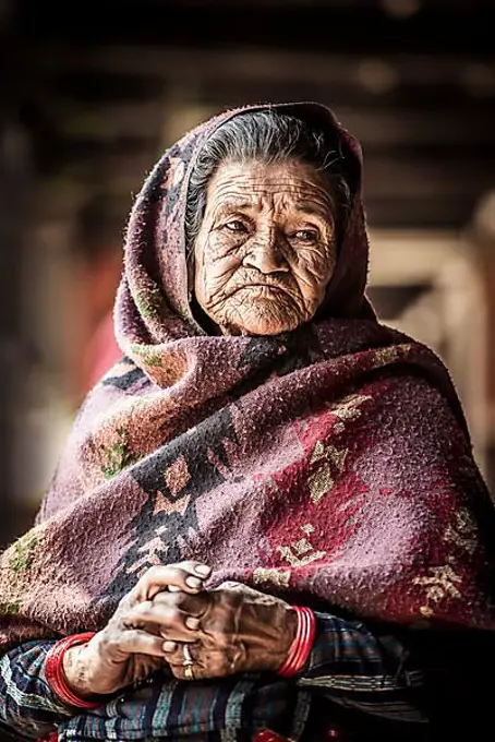 Old woman, Bandipur, Kathmandu Valley, Nepal, Asia