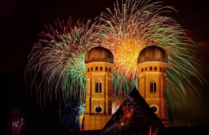 Cathedral, Frauenkirche, New Year's Eve fireworks, New Year's Eve, Munich, Bavaria, Germany