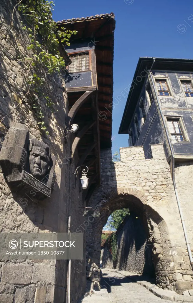 Bulgaria, Plovdiv, Archway And Old Town Houses