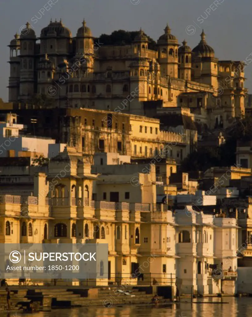India, Rajasthan, Udaipur, City Palace In Evening Sunlight