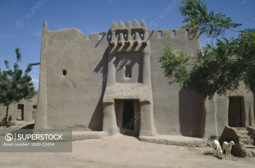 Mali, Djenne, Traditional 17Th To 18Th Century Adobe Mud Brick Two Storey House Of A Marabout