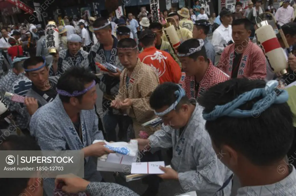 Japan, Chiba, Narita, 'Gion Matsuri. Men In Edo-Era Costumes, Each Specific To Their Neighborhood, Exchange Gifts Before Starting That Day'S Festivities'