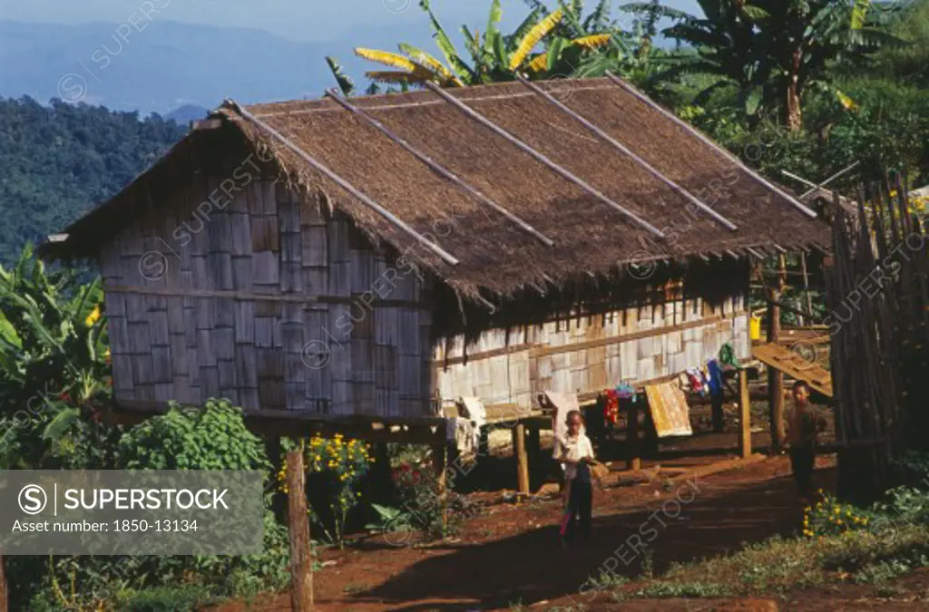 Thailand, Chiang Mai Province, Mae Taeng District, Red Lahu Hilltribe Village Bamboo House With Thatched Roof