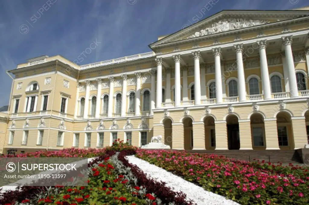 Russia, St Petersburg, Mikhailovsky Palace Now The Russian Museum With Flowerbeds In The Foreground