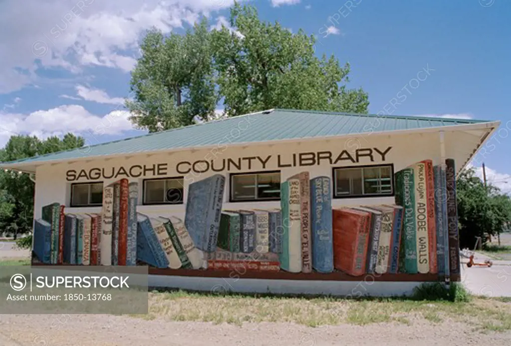 Usa, Colorado, Saguache County, Library Building With Books Painted On The Exterior Walls