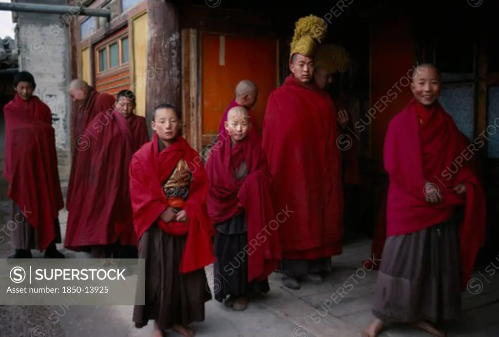 China, Qinghai Province, Quezhang Lamasery, Yellow Hat Buddhist Monks At Monastery Near Xining.