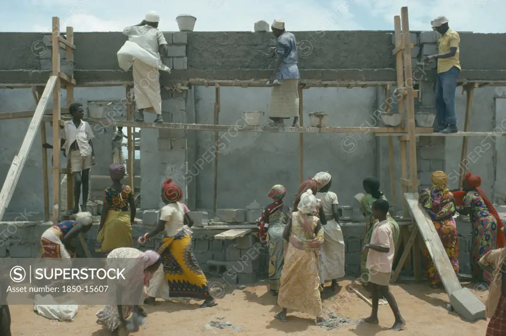 Somalia, Work, Settled Nomads Building Houses.